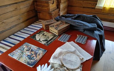 Paikallismuseon kokoelmista näyttelyä rakentamaan