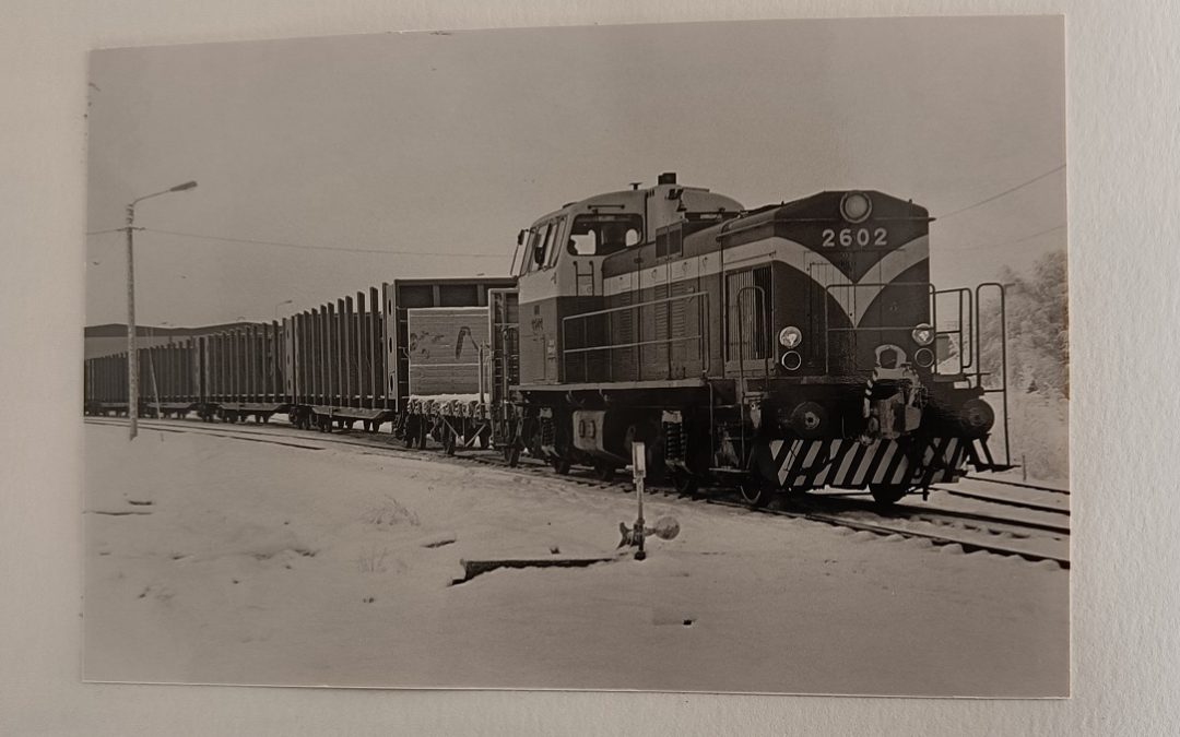 Vaunutehtaan historiaa näytteille Riihipiha-museolle